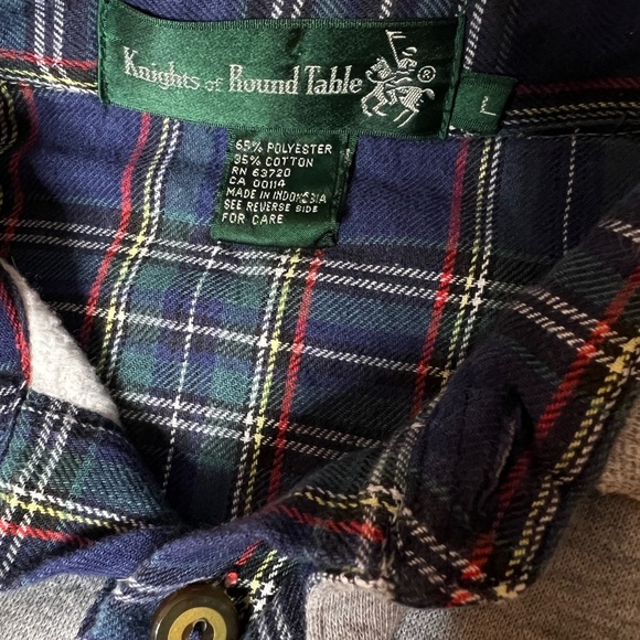 Vintage 90s Knights of The Roundtable Crest Embroidered Chest Pocket Sweatshirt - Picture 7 of 9